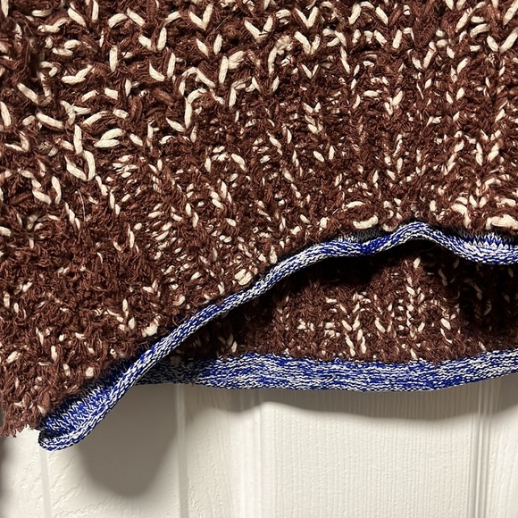 Aritzia Wilfred Eleanore v-neck sweater, amaretto (brown) white, small - Picture 5 of 10